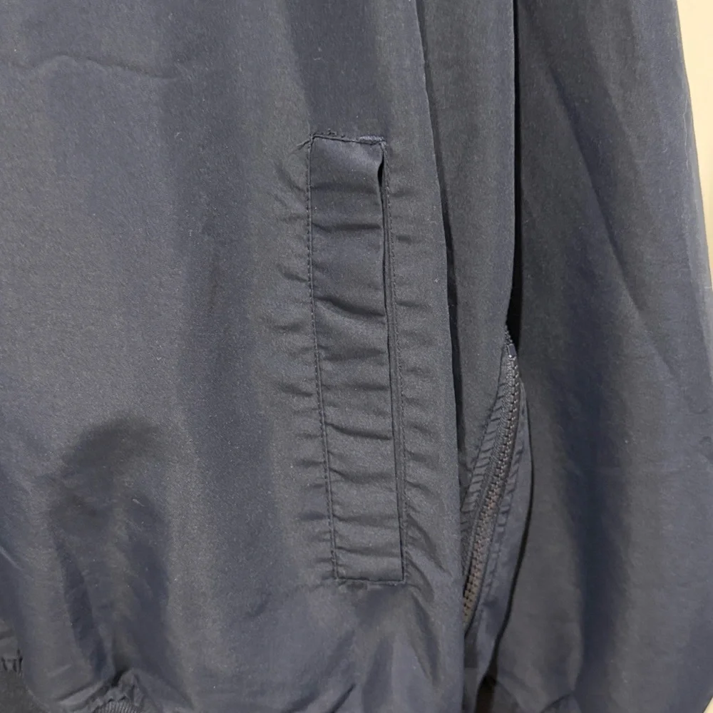 Michigan Navy Windbreaker with Yellow embroidered  Logo mens XLarge tailgating